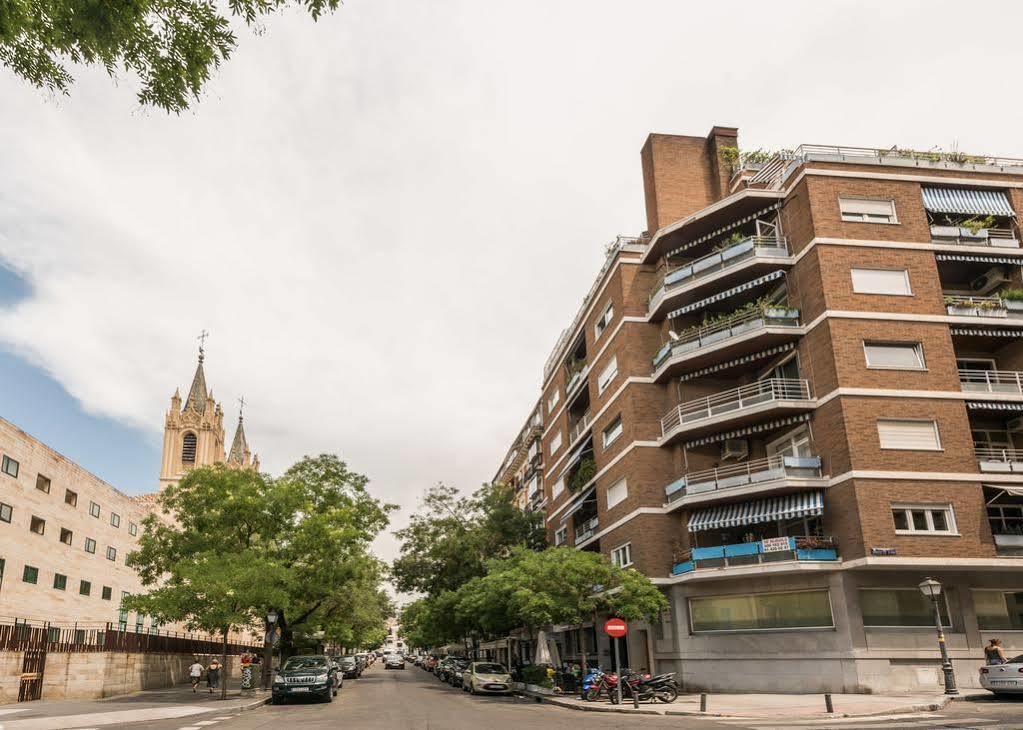 Apartamentos Los Jerónimos Madrid Exterior foto