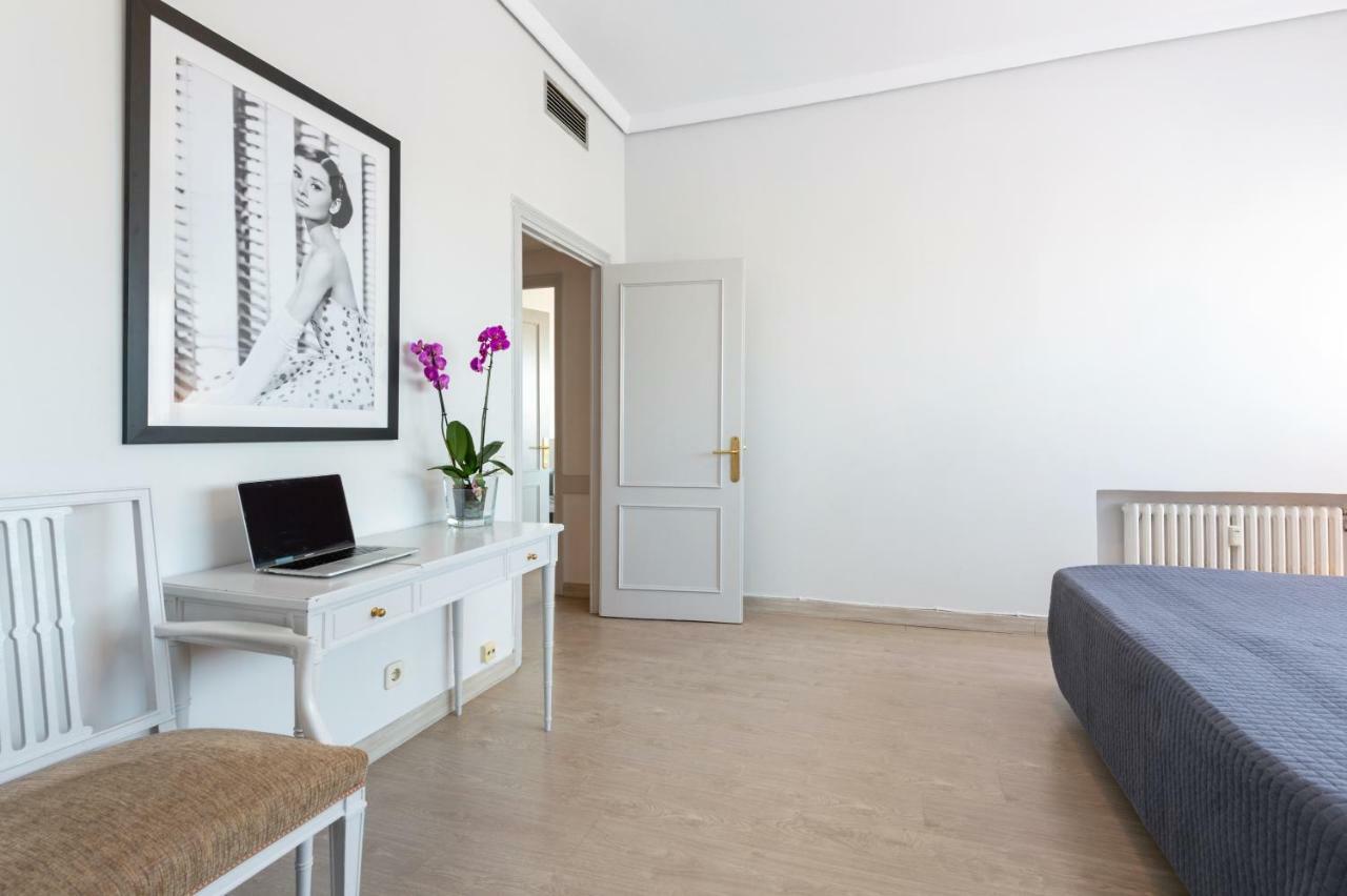 Apartamentos Los Jerónimos Madrid Exterior foto