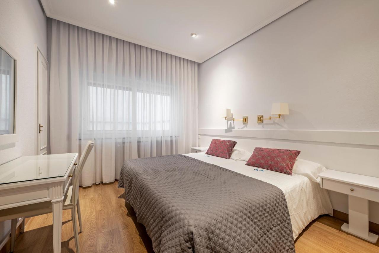 Apartamentos Los Jerónimos Madrid Exterior foto